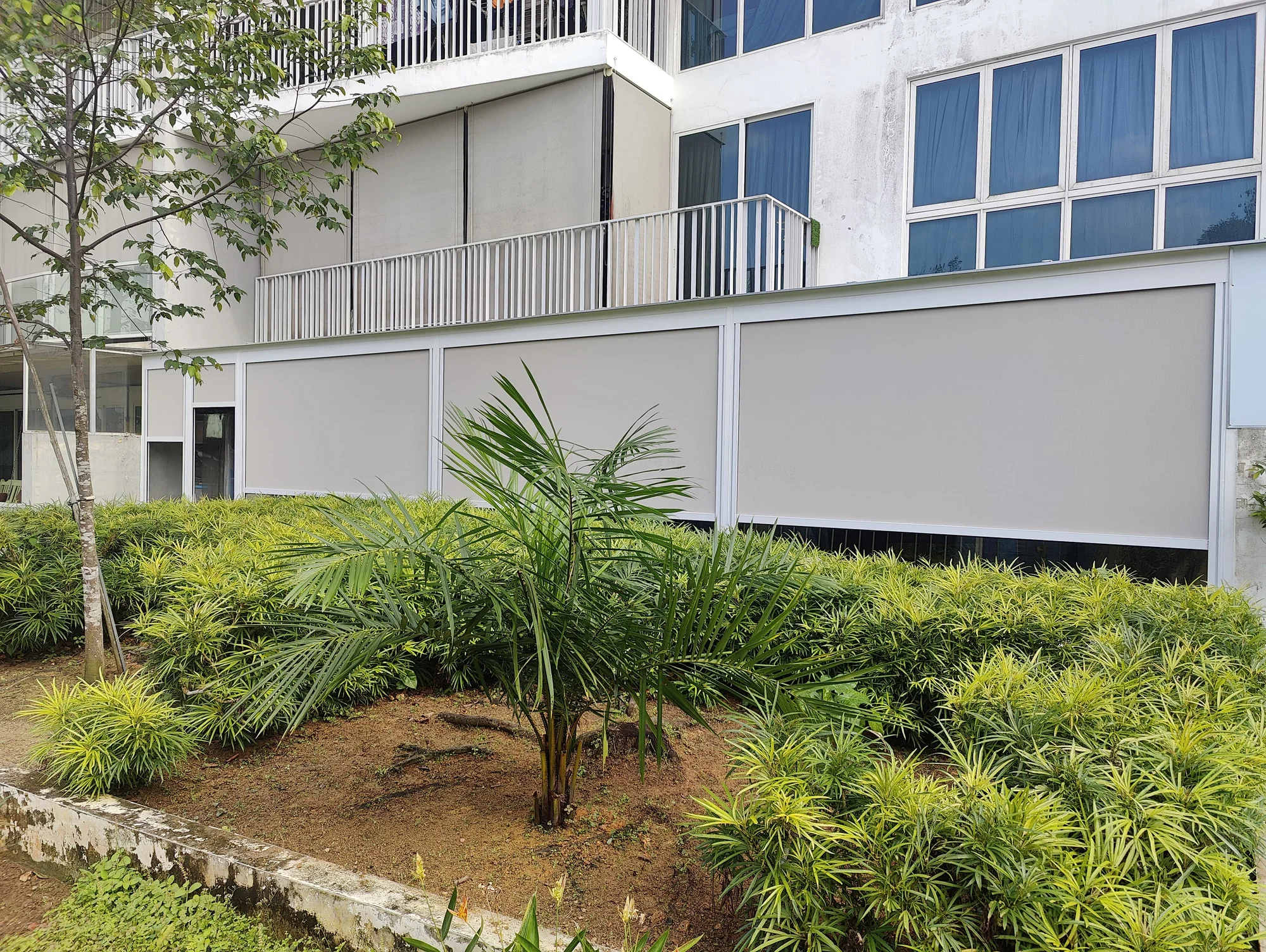 Garden screen, ZipNice zip blinds installed by Exterior Design in Singapore