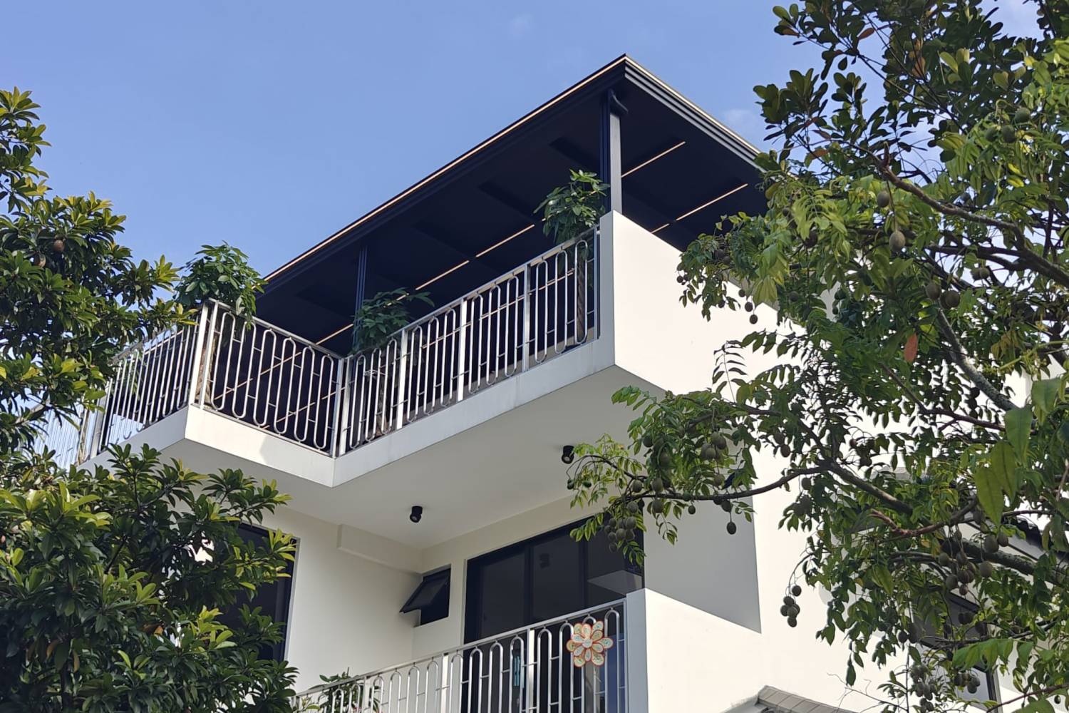 Outdoor room with Smart Roof, landed home Singapore